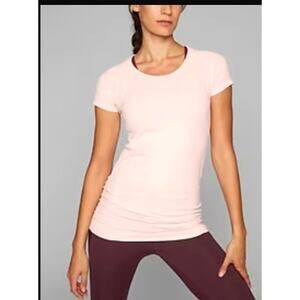 Athleta Speedlight Seamless Tee in Light Coral Size Medium